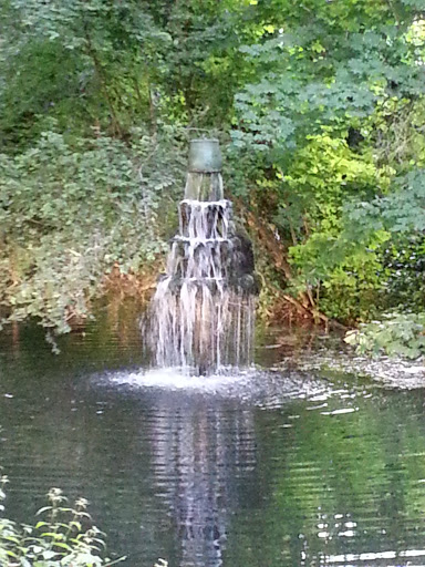 Erster Eimerbrunnen