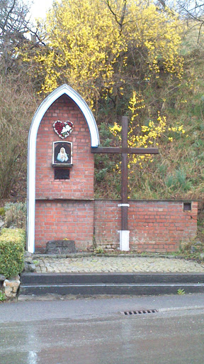 Denkmal Mit Kreuz