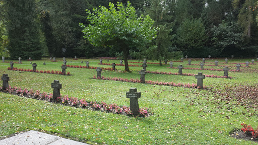 Heldenfriedhof Tosters