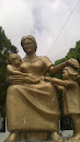 Estatua A Las Madres