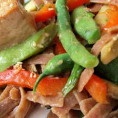 Linguine Stir-Fry With Green Beans and Garlic