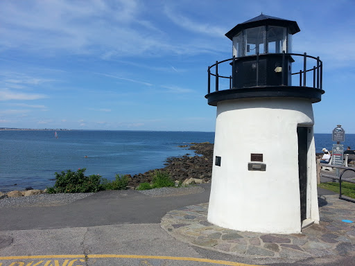 Marginal Way Lobster Point Lighthouse