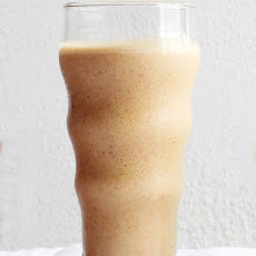 Almond-Date Smoothie