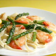 Garlic Shrimp With Asparagus and Lemon