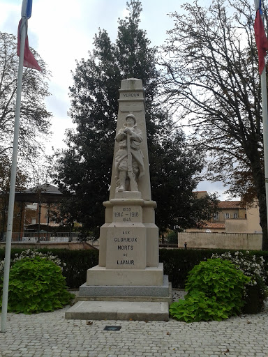 Monument Au Mort Lavaur