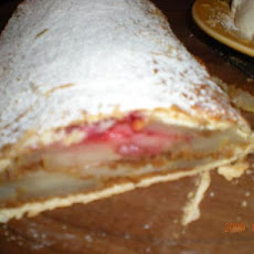 Birnen - Nuss Strudel - Austrian Pear and Walnut Strudel