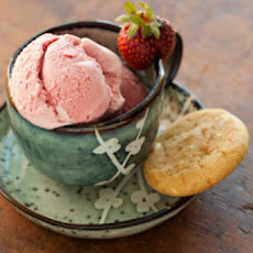 Fresh Strawberry Ice Cream