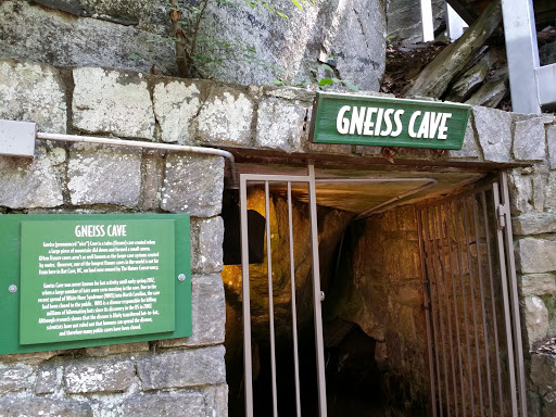 Gneiss Cave at Chimney Rock