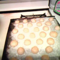 Moroccan Cinnamon Cookies (Mantecados)