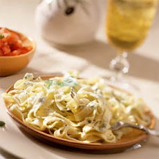 Fettuccine with Creamy Basil-Pine Nut Sauce