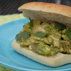 Reina pepiada torta (Chicken avocado sandwich)