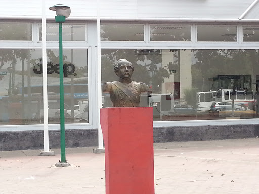 Busto en Plaza La Estación 