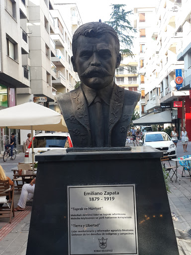 Emiliano Zapata Heykeli