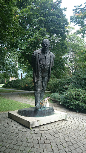Statue of Nagy Imre 