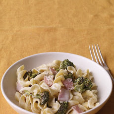 Creamy Pasta with Ham and Broccoli