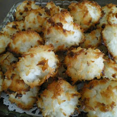 Coconut-Apricot Macaroons