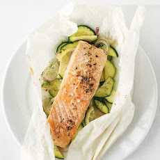 Salmon and Zucchini Baked in Parchment