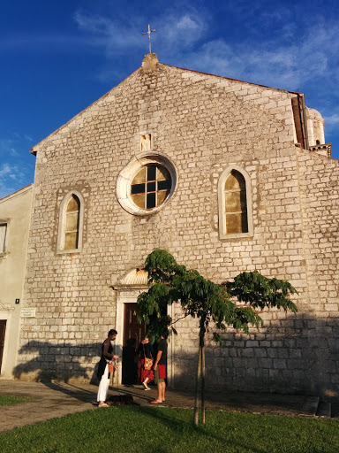 Cres Samostan i crkva Sv. Franje