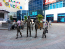 Скульптура на Площади Семьи