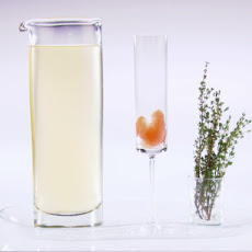 Pink Grapefruit and Thyme Bellinis