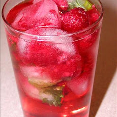 Honey Lemonade With Raspberry Cubes
