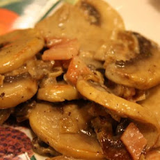 Sauted Mushrooms in Cream Sauce (German Style)