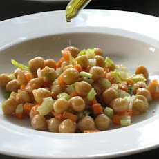 Chickpea or Black-eye Bean Salad with Tuna