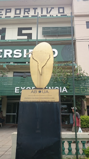 Reconocimiento Serrana Statue
