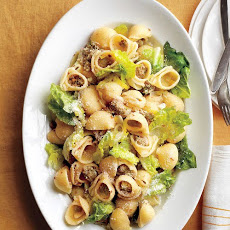 Pasta with Sausage, Leeks, and Lettuce