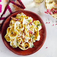 Dungeness Crab and Garlicky Yogurt Pasta