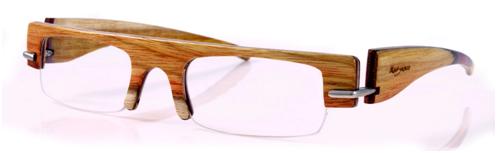 gafas montura de madera al aire