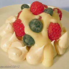 Berries With Custard Sauce (Light and Easy)