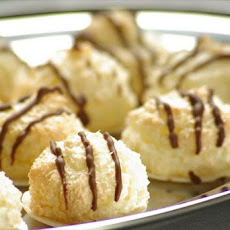 Kokosmakronen (German Coconut Macaroons)