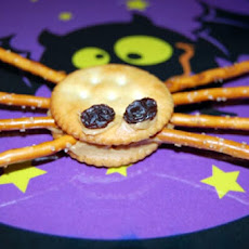 Spider Pretzels (Halloween Lunch Box Surprise)
