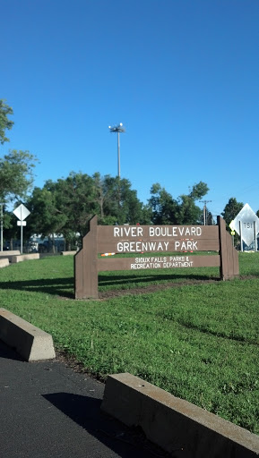 River Boulevard Greenway Park