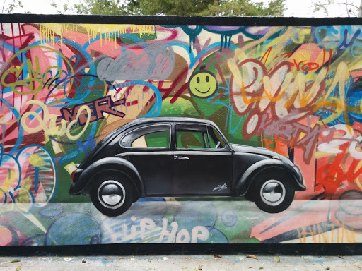 Street Art-coche En La Pared
