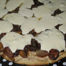 Caramelized Onion Pizza With Cream Cheese Sauce
