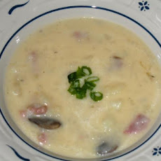 Cheesy Mashed Potato and Ham Soup