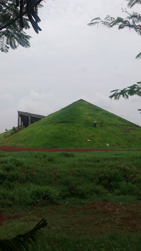 Taman Piramida