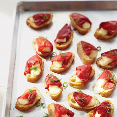 Piquillo Pepper and Cheese Toasts