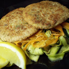 Wisconsin Tuna Cake With Lemon-Dill Sauce