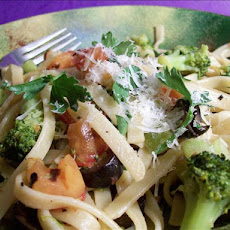 Broccoli N' Tomato Pasta