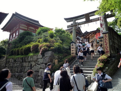 kiyomizu-dera shinto shrines entrance