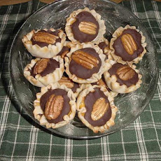 Mini Butterscotch Choco-Pecan Phyllo Cups