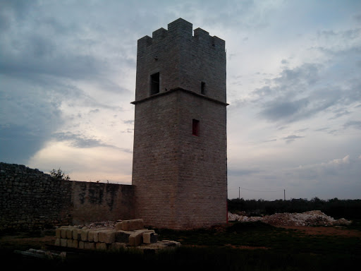 Torre delle Pietre Rosse
