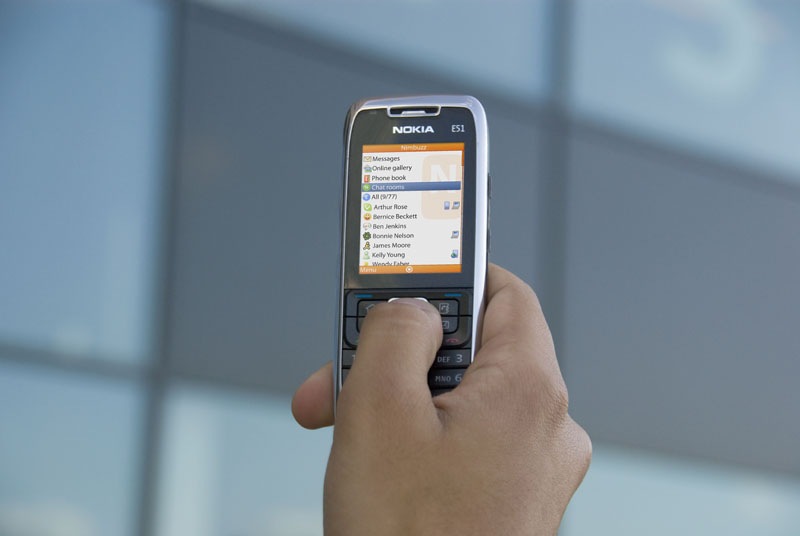[Nimbuzz-Hand-Holding-Phone-e51-1[5].jpg]