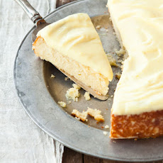 Lemon and Almond Streamliner Cake