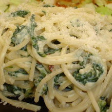 Herb Cheese and Spinach Sauce With Pasta