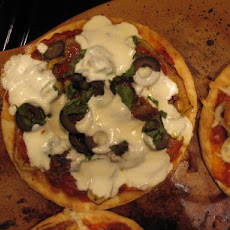 Tomato & Yellow Pepper Pita Pizza