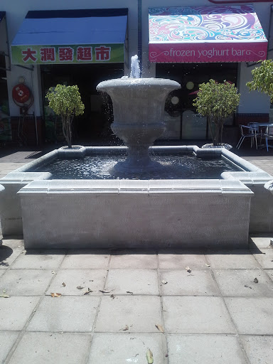 Mackeurtan Fountain